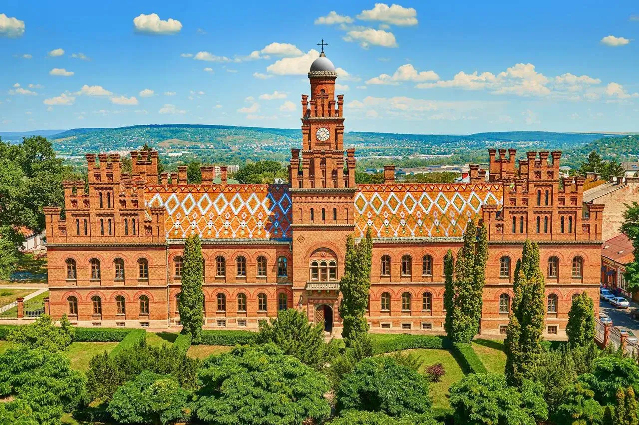 Подорож серця  і молитви:  святині Буковини і Поділля